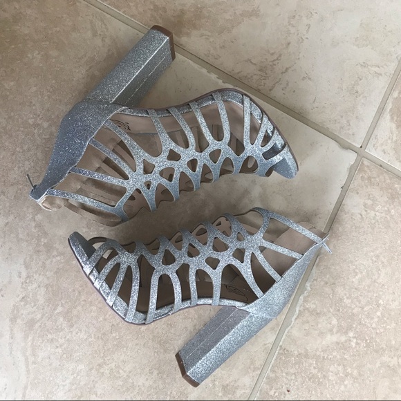 Delicious strappy sparkle evening heels - Picture 5 of 8